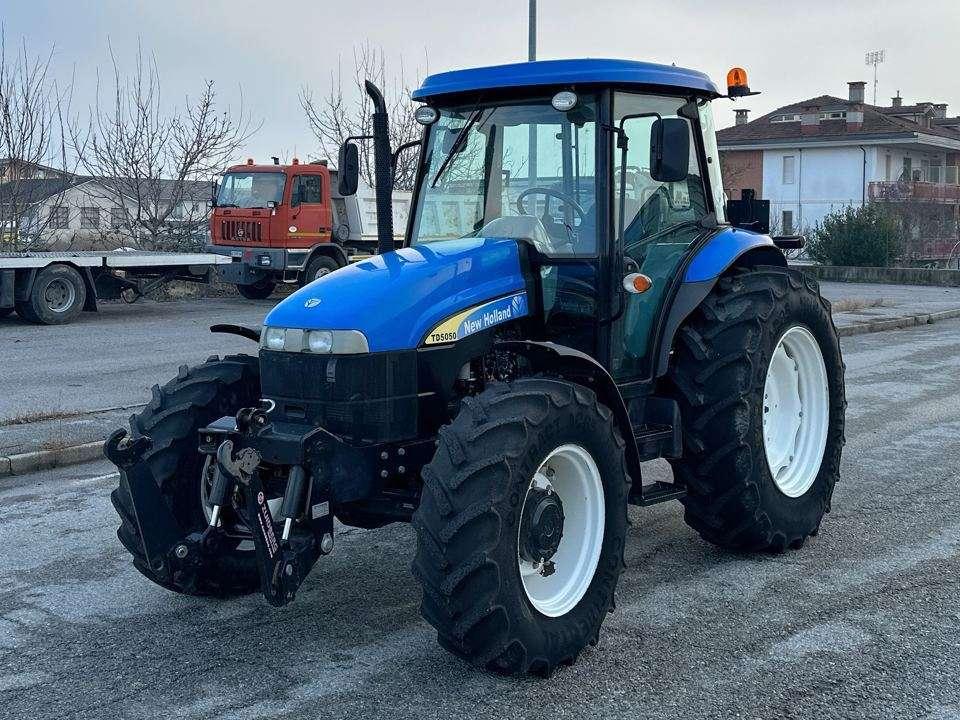 New Holland TD5050 4X4 Photo 1