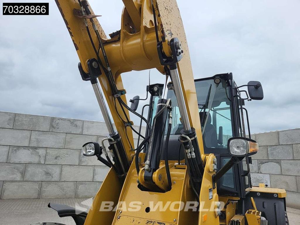 Caterpillar 918 M Bucket + Forks Photo 15