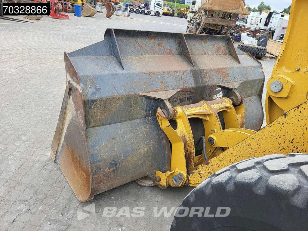 Caterpillar 918 M Bucket + Forks Photo 16