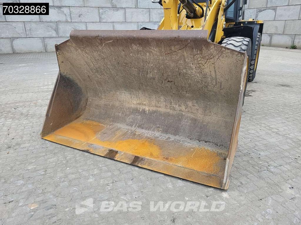 Caterpillar 918 M Bucket + Forks Photo 17