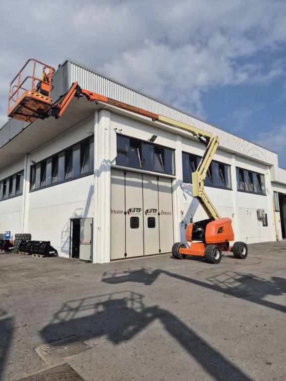 JLG 520 AJ Photo 1