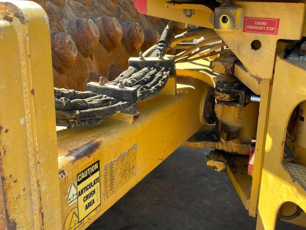 Caterpillar CP64 Photo 15