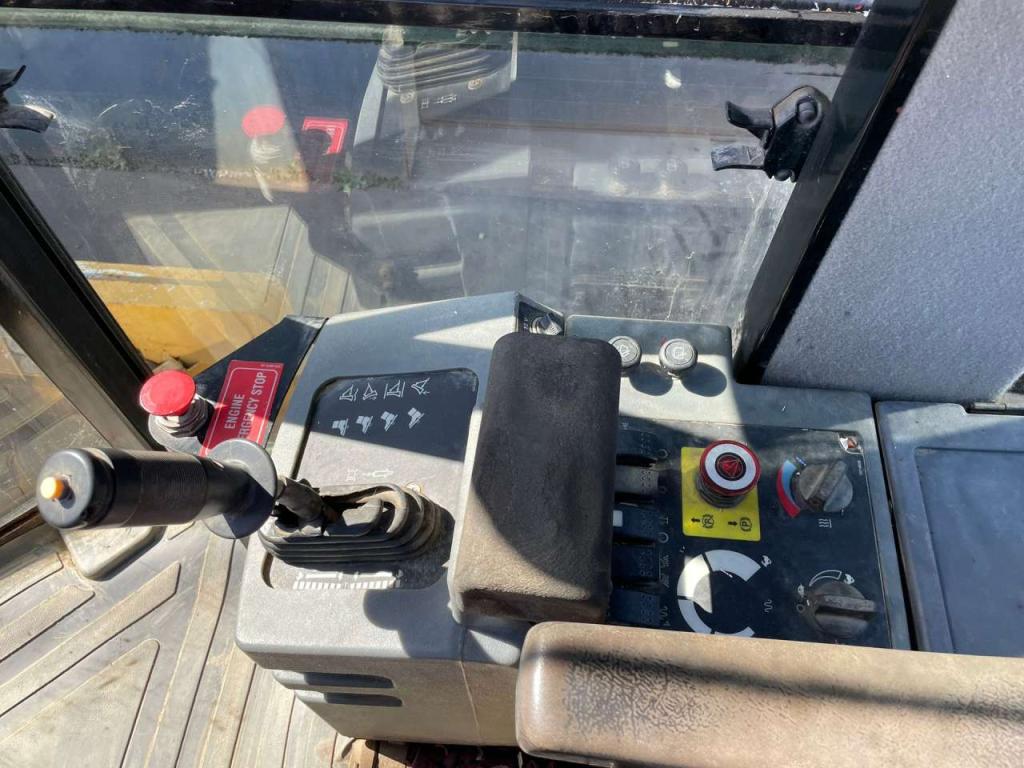 Caterpillar CP64 Photo 19