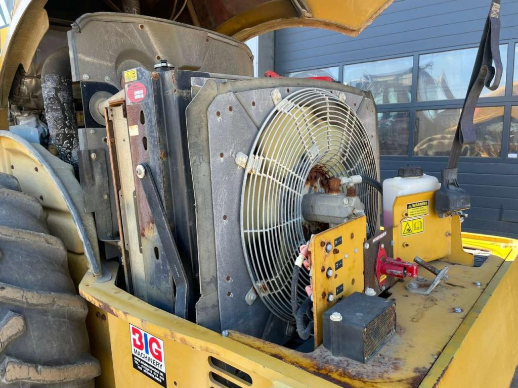 Caterpillar CP64 Photo 22