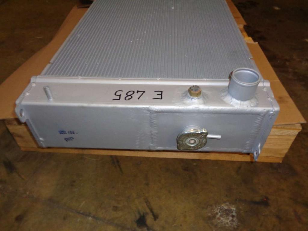Radiateur eau pour New Holland E 485 Photo 2