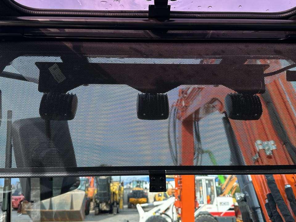 Hitachi ZX95USB-7 Photo 17