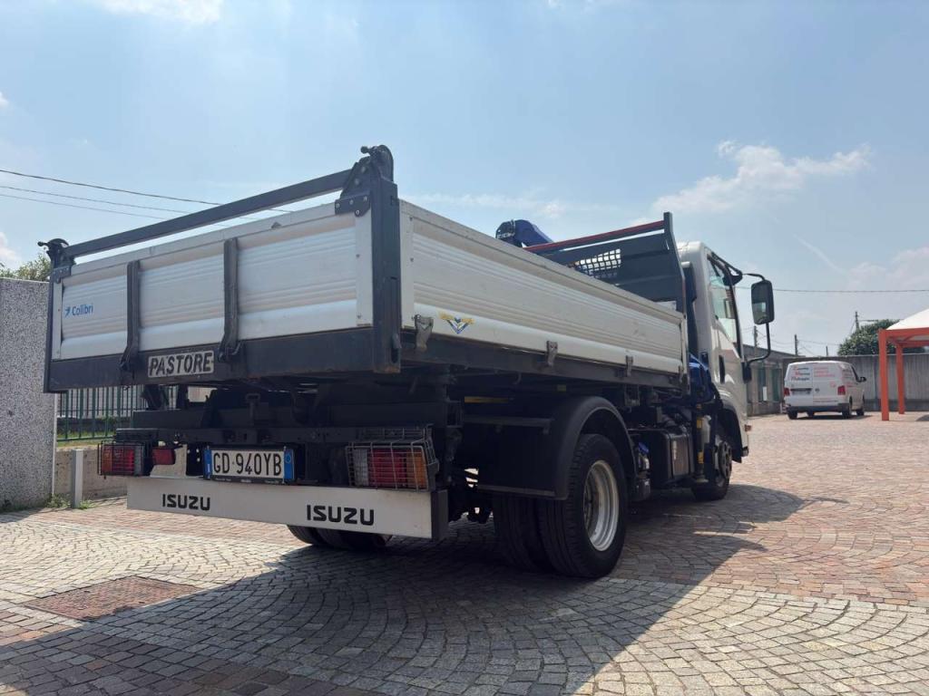 Isuzu M21 Photo 6