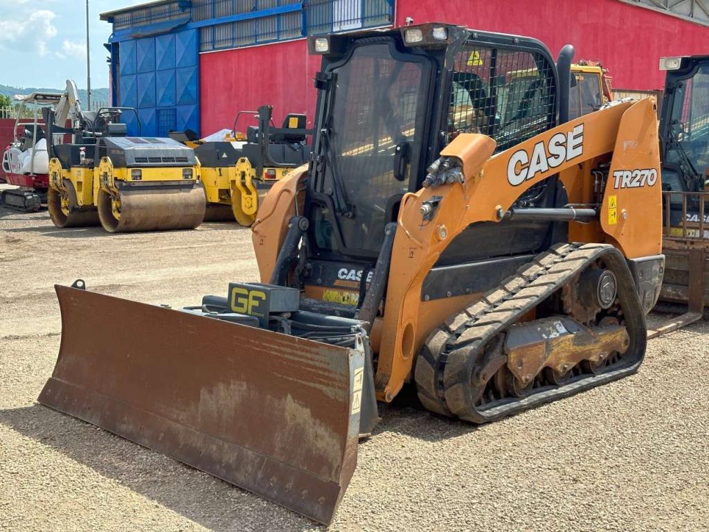 Case TR270 Photo 14