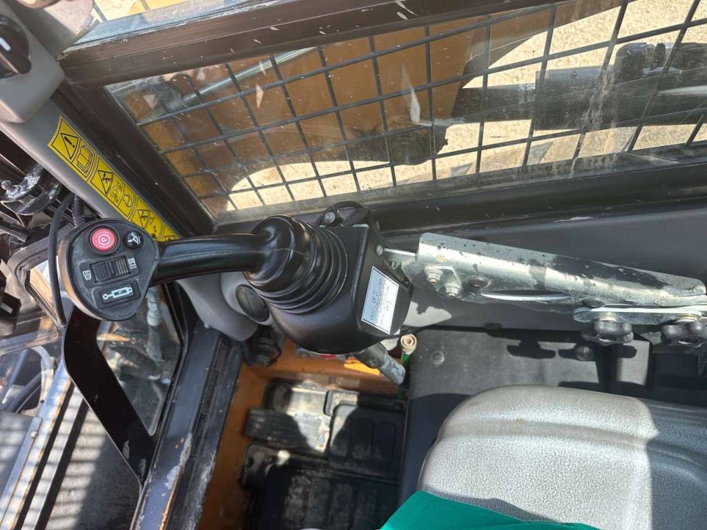 Case TR270 Photo 3