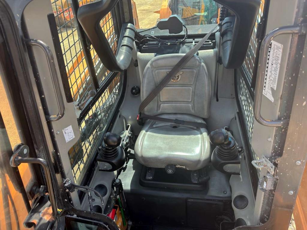 Case TR270 Photo 8