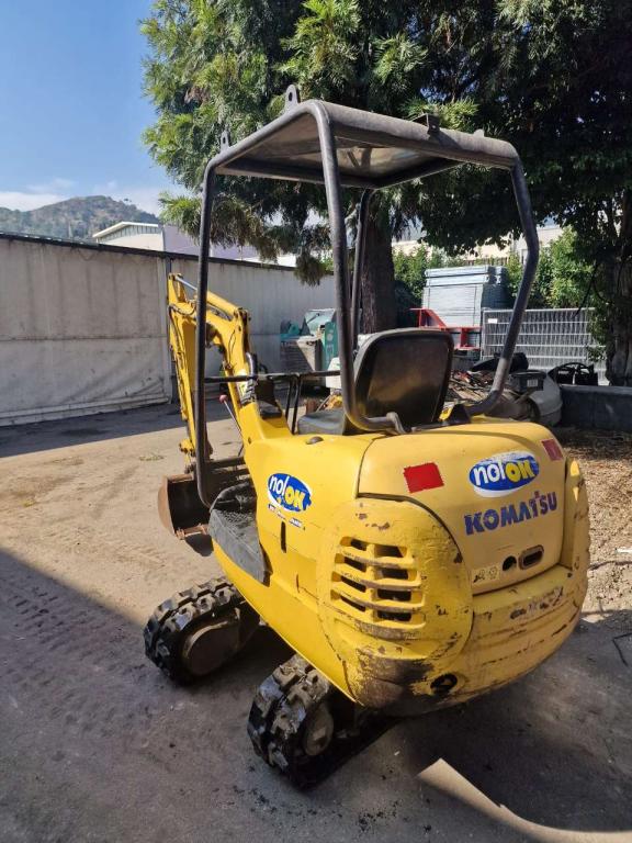 Komatsu PC12 R-8 Photo 6