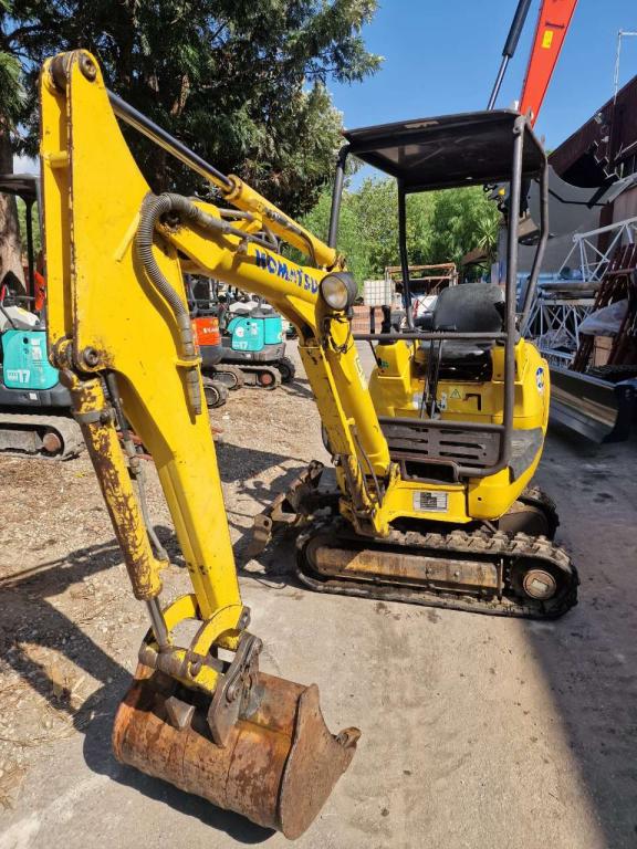 Komatsu PC12 R-8 Photo 7