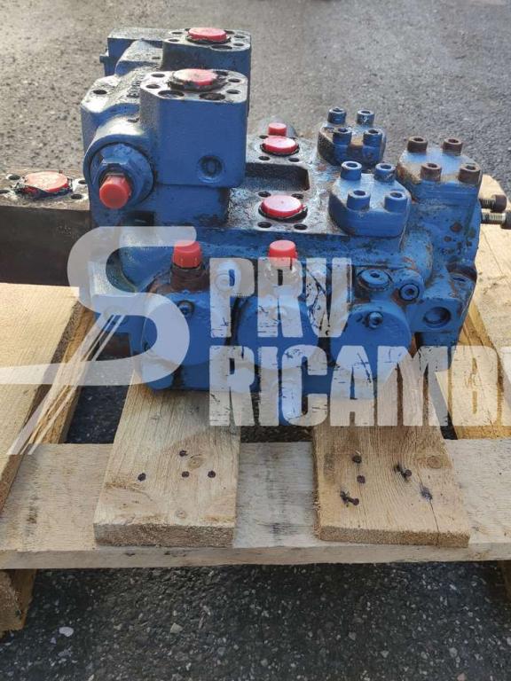 Distributeur hydraulique pour Hitachi LX 145 Photo 1