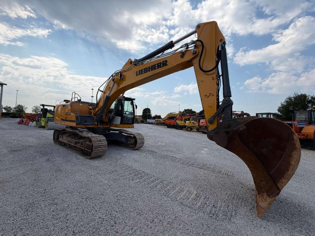 Liebherr R936 NLC Photo 5