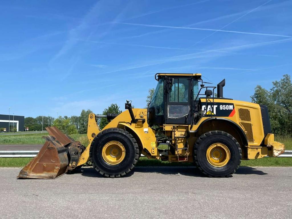 Caterpillar 950M Photo 1
