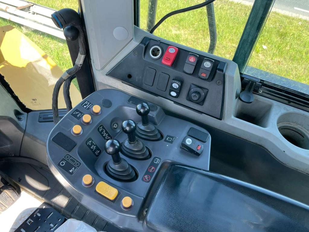 Caterpillar 950M Photo 17