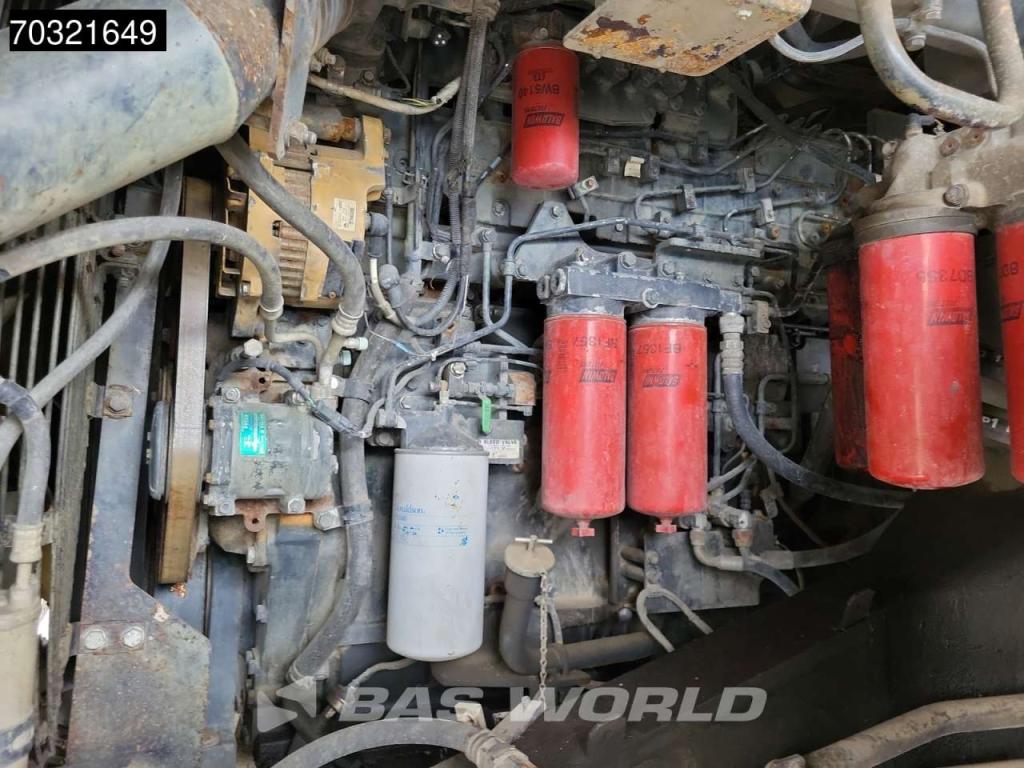 Komatsu HD605 -7E0 Photo 16