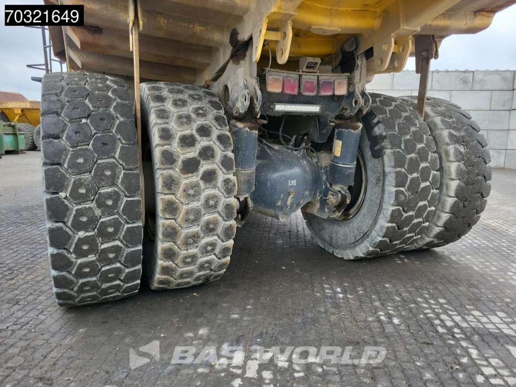 Komatsu HD605 -7E0 Photo 24