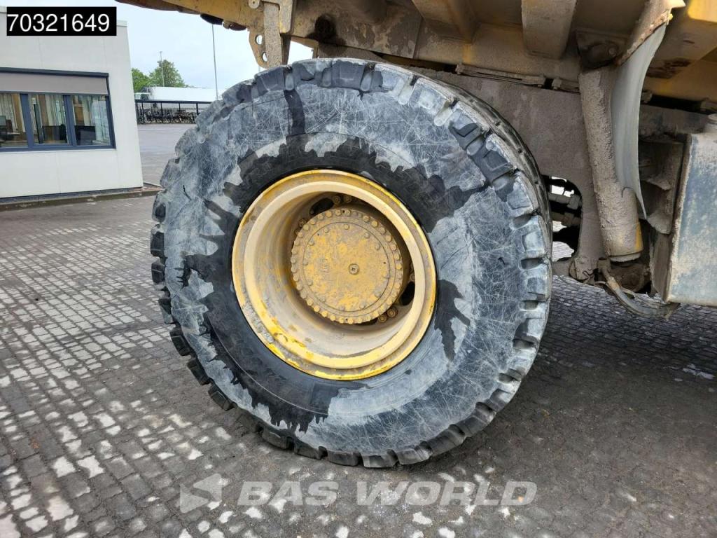 Komatsu HD605 -7E0 Photo 25