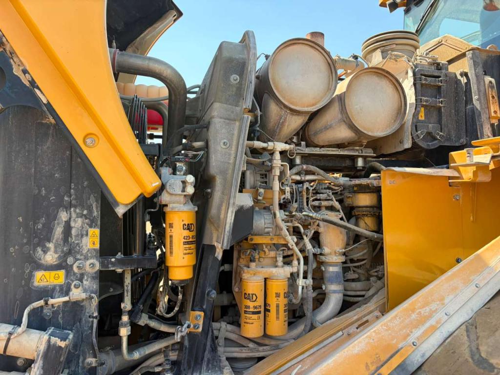 Caterpillar 966M Photo 27