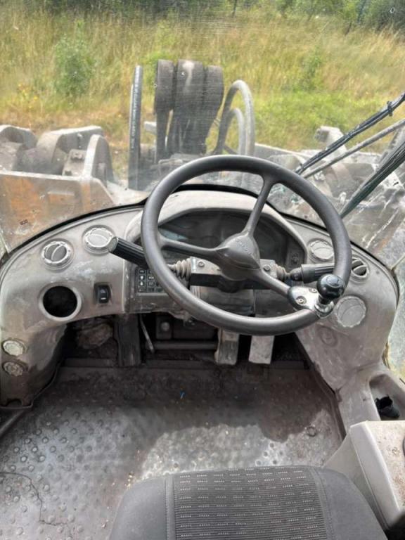 Volvo control valve for Volvo L180E, L180F, L150E and L150F. Photo 3