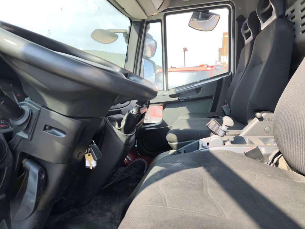 Iveco EUROCARGO 120-190L Photo 9