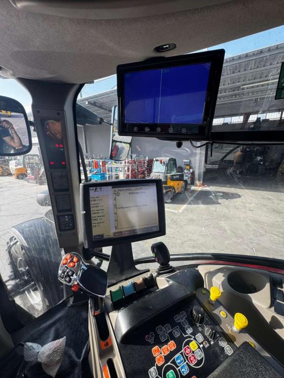 Case IH MAXXUM 145 CVX Photo 6