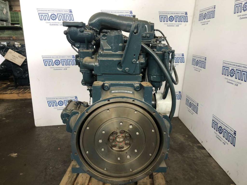 Kubota V3800 Photo 3