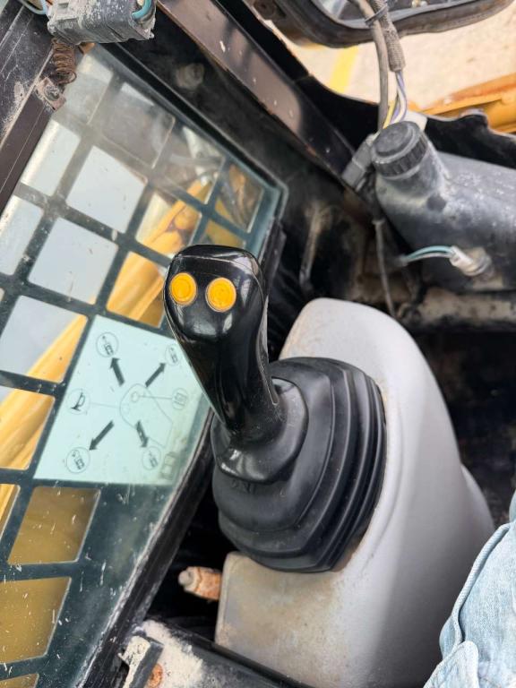 Caterpillar 216B Photo 4