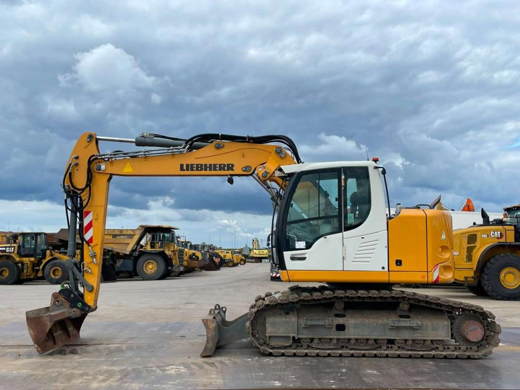 Liebherr R914 Compact Litronic Photo 1