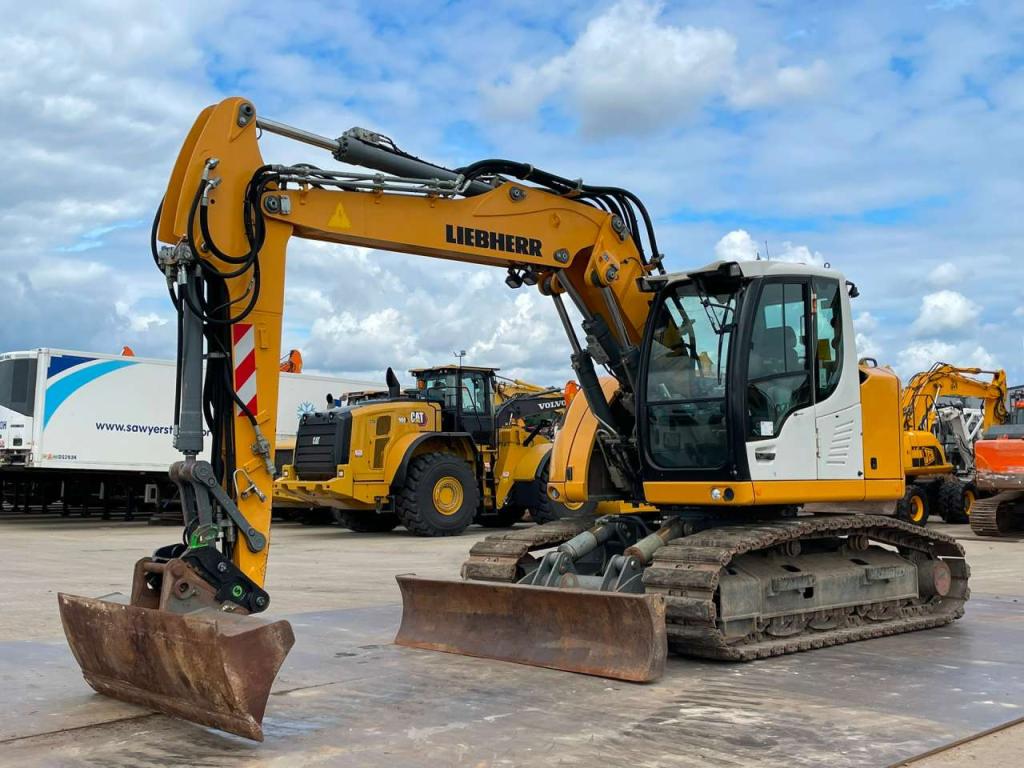 Liebherr R914 Compact Litronic Photo 2