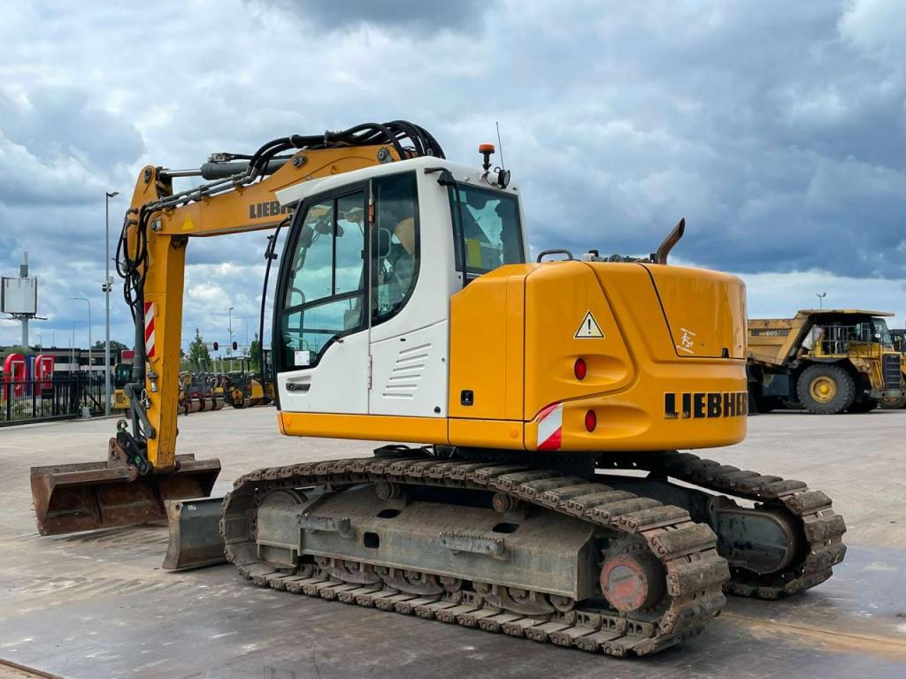 Liebherr R914 Compact Litronic Photo 3