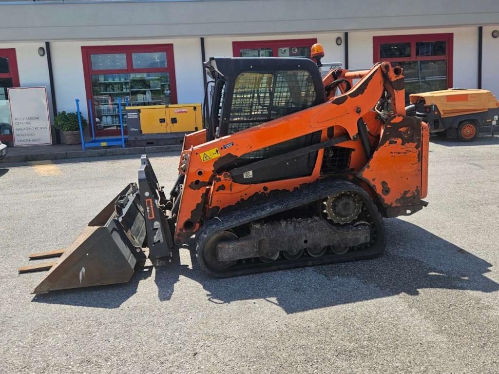 Bobcat T590 Photo 1