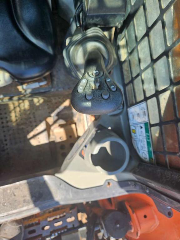 Bobcat T590 Photo 10