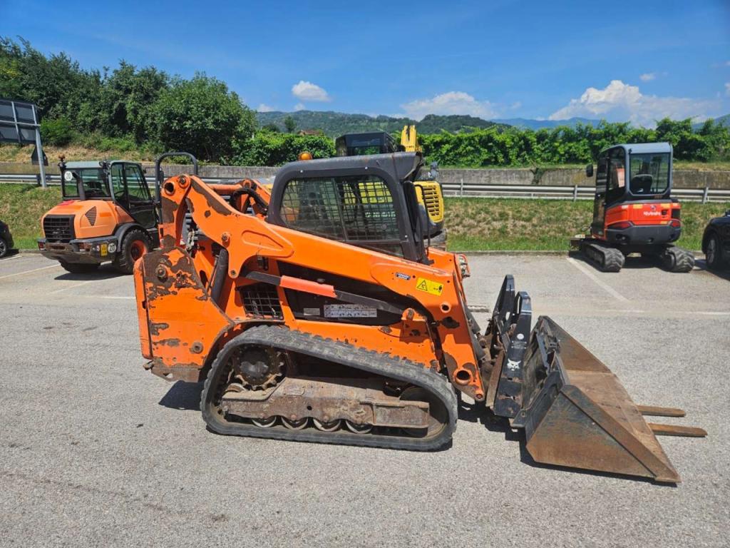 Bobcat T590 Photo 2