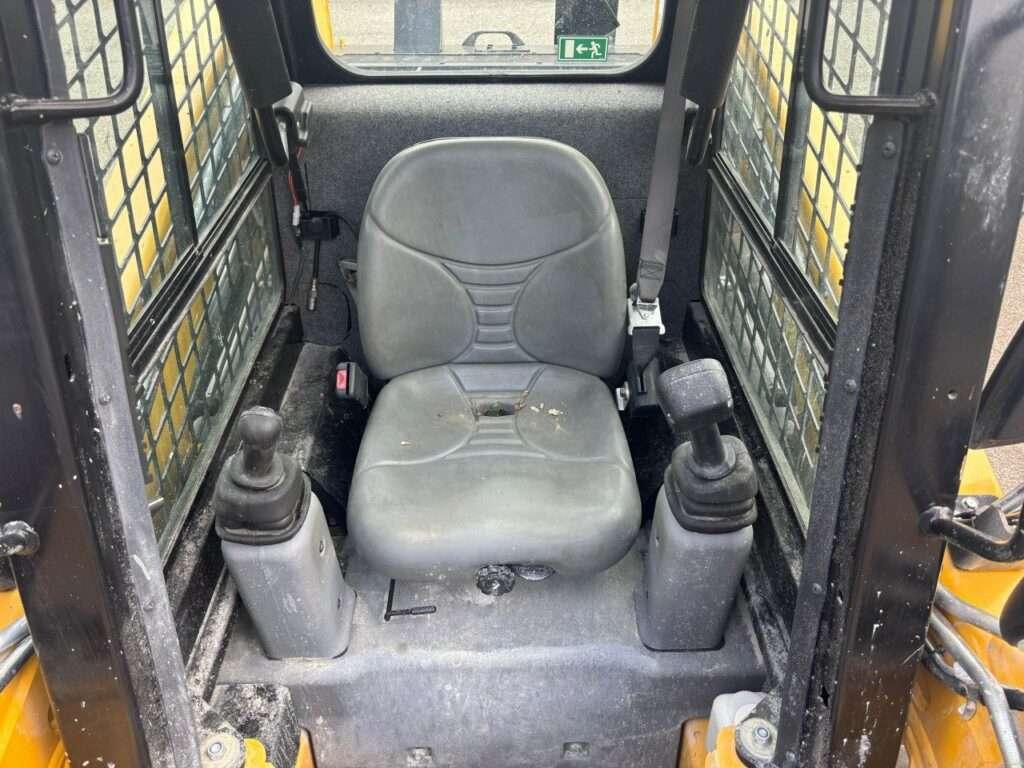 Gehl R165H Photo 2