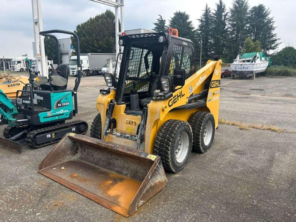 Gehl R165H Photo 5