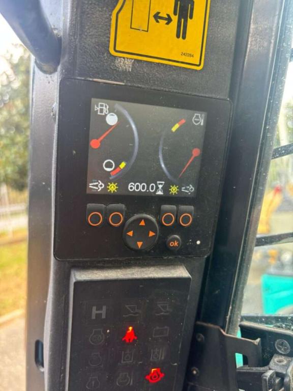 Gehl R165H Photo 8