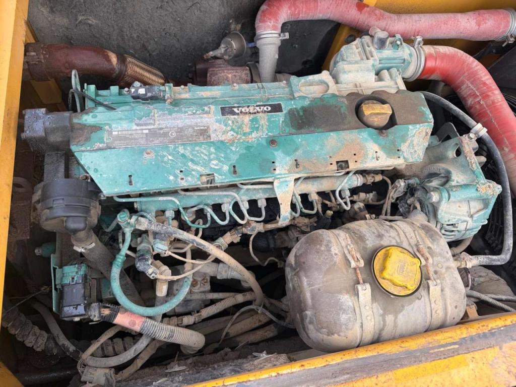 Volvo EC235CNL Photo 5