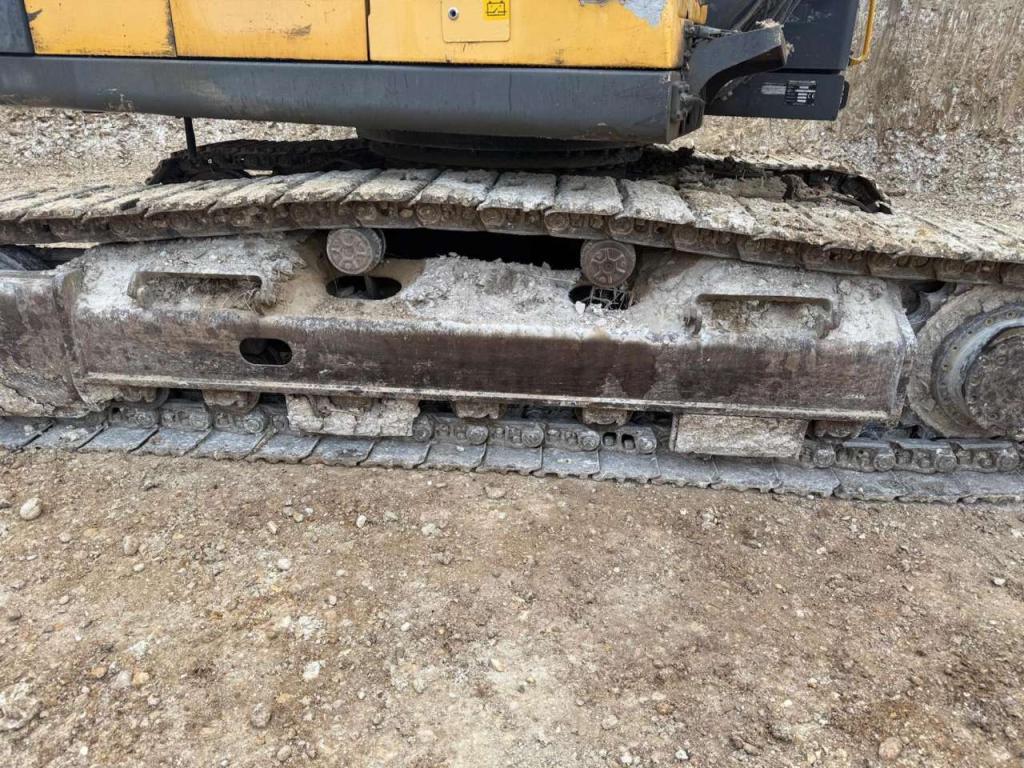 Volvo EC235CNL Photo 8