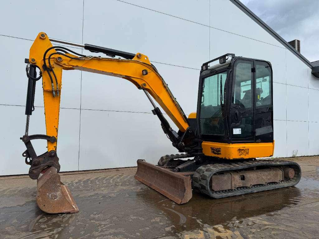 JCB 48Z-1 - Hammer Lines / Quick Coupler Photo 2