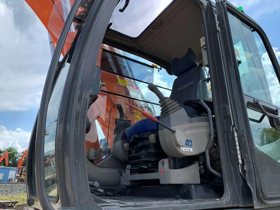 Hitachi ZX280LCN-3 Photo 6