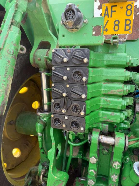 John Deere 8200 Photo 4