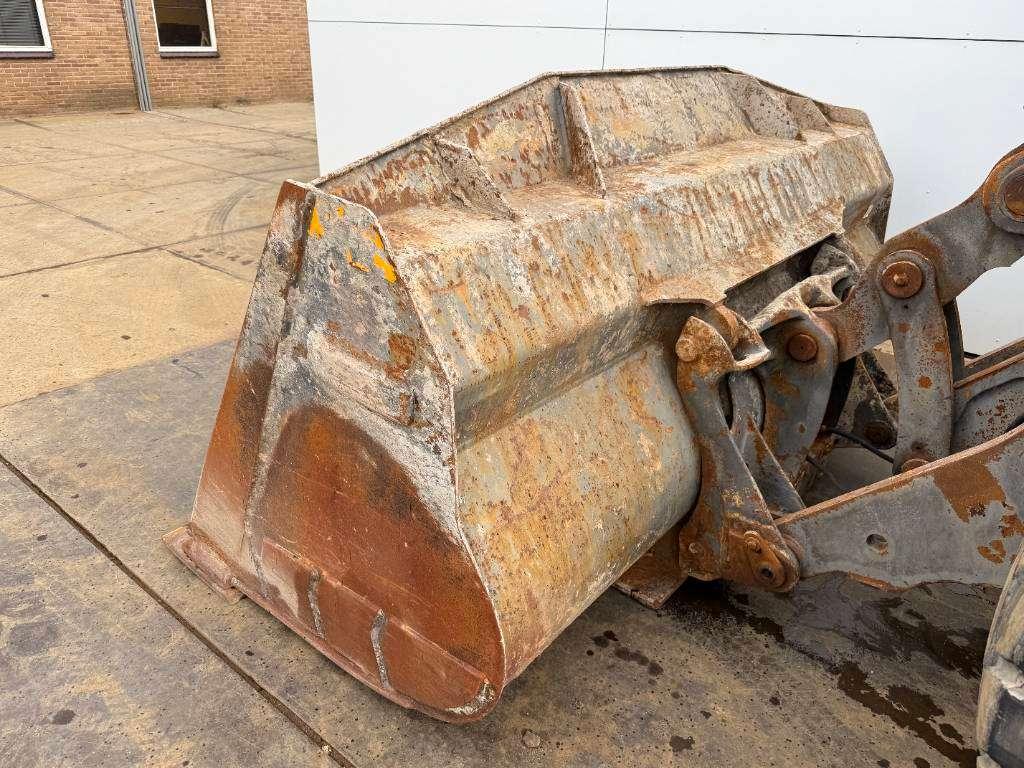Volvo L120H - 3rd Function / Quick Coupler Photo 16
