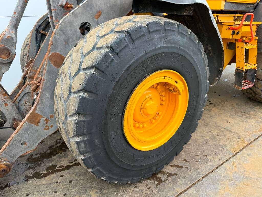 Volvo L120H - 3rd Function / Quick Coupler Photo 23