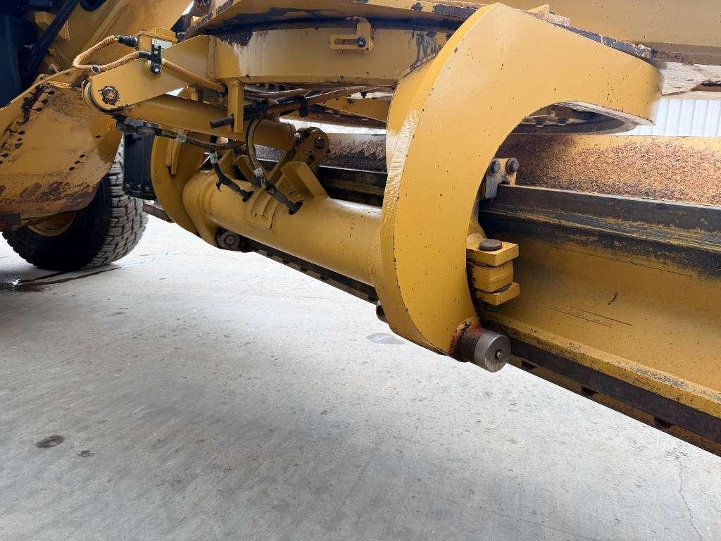 Caterpillar 140M3 Photo 27