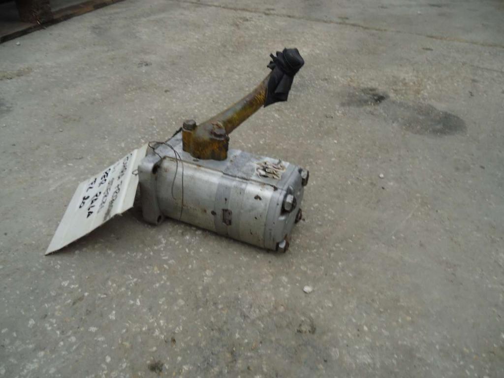 Pompe hydraulique d'embrayage de direction pour Fiat Allis FL20 Photo 2