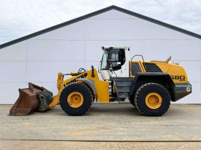 Liebherr L580 - Automatic Greasing / Heated Seat Photo 1