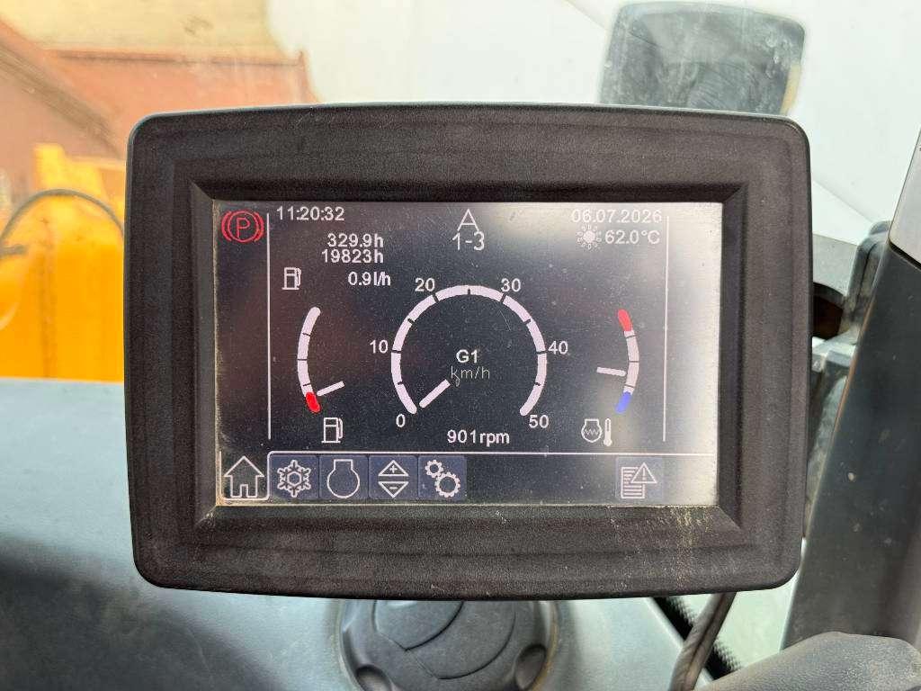Liebherr L580 - Automatic Greasing / Heated Seat Photo 12