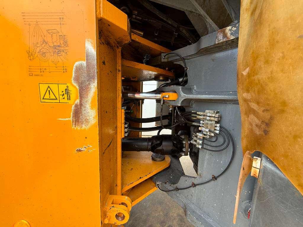 Liebherr L580 - Automatic Greasing / Heated Seat Photo 19